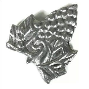 NEW Aluminum Grapes Napkin Weight